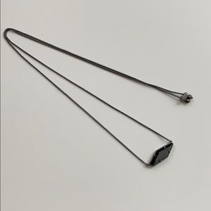 Kendra Scott necklace